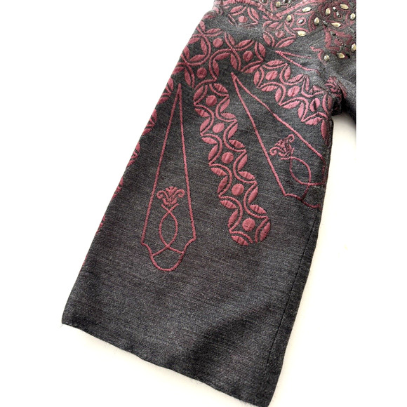 St. John Top M Gray Red Embroidery Embellished Rhinestones Beaded Half Sleeve - Picture 13 of 14